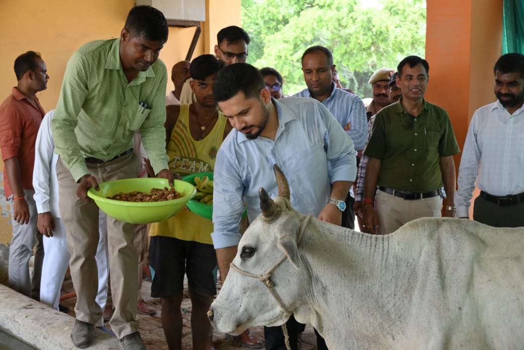 गौ-सेवा के साथ पौधरोपण ने रचा नया रिकॉर्ड