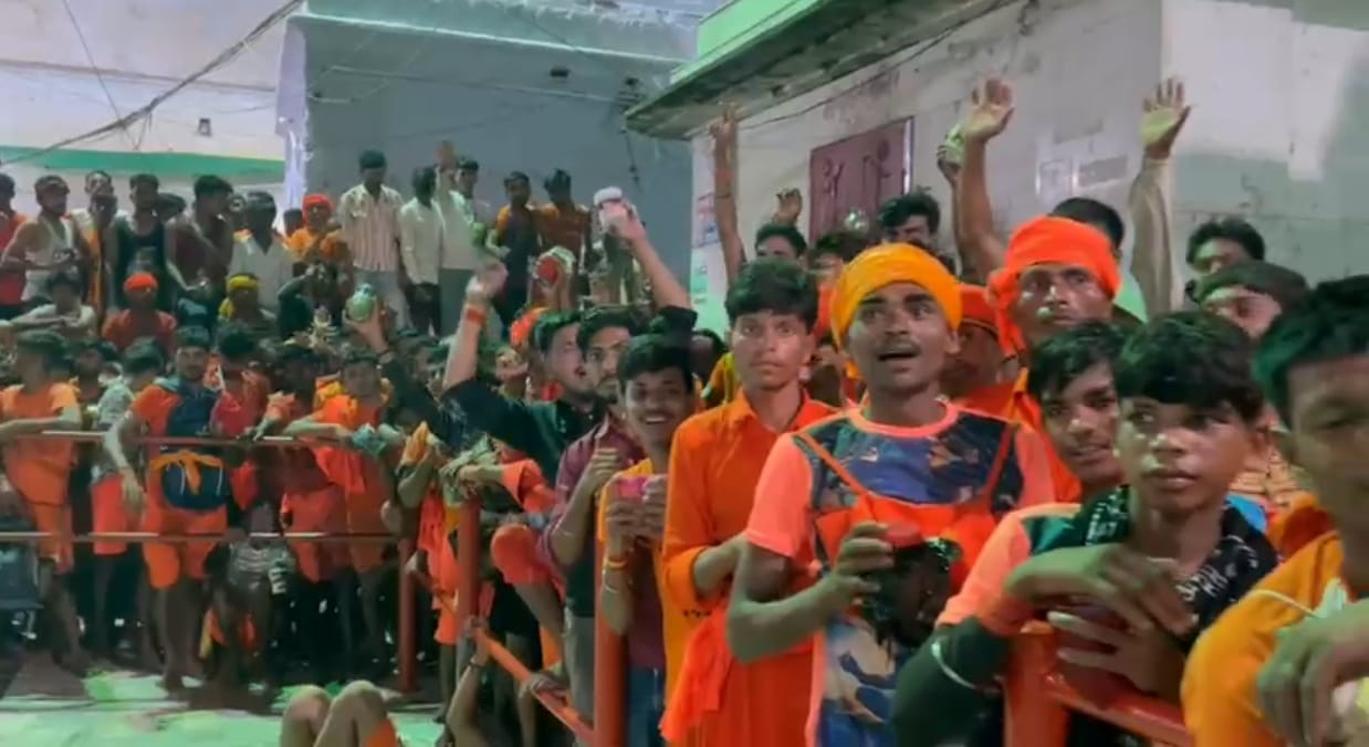 लोधेश्वर महादेव मंदिर में उमड़ा श्रद्धालुओं का सैलाब