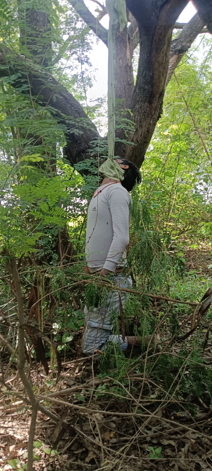 संदिग्ध अवस्था में मिला लापता युवक का शव