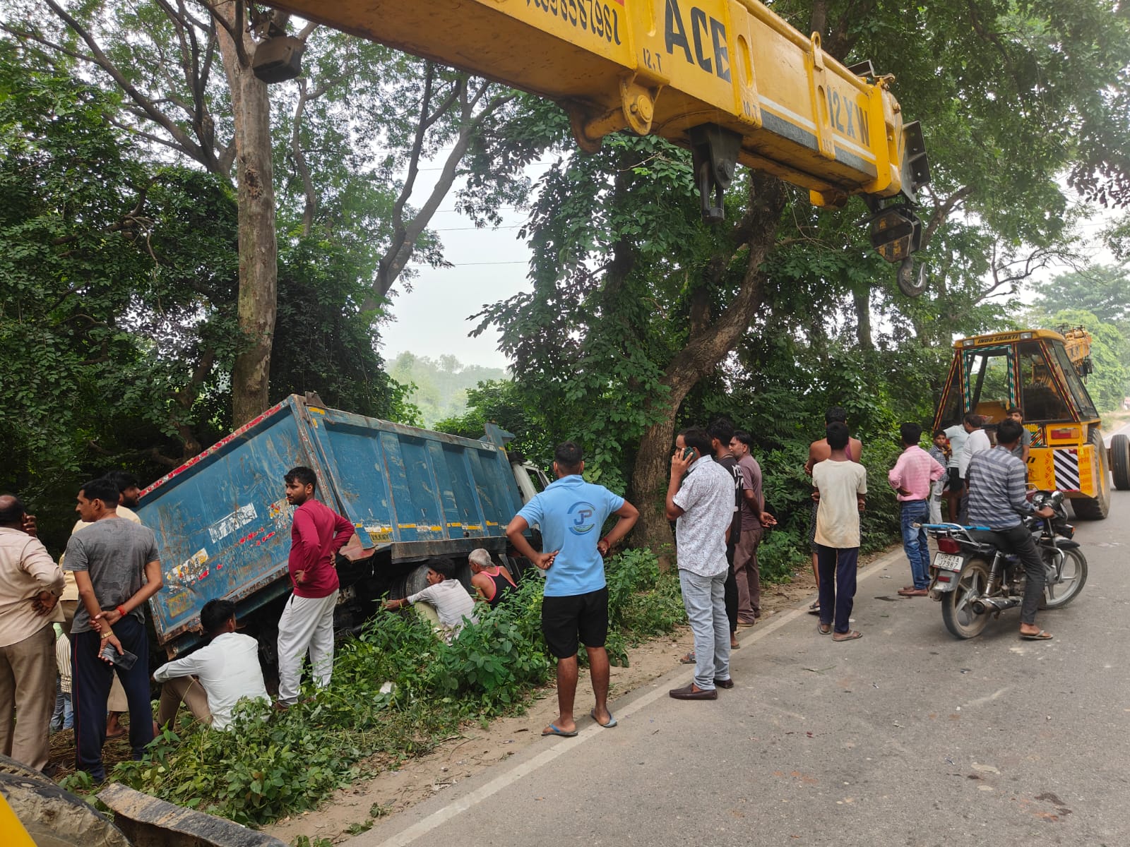 सिंगल रोड पर लोडर वाहनों की अनियंत्रित रफ्तार
