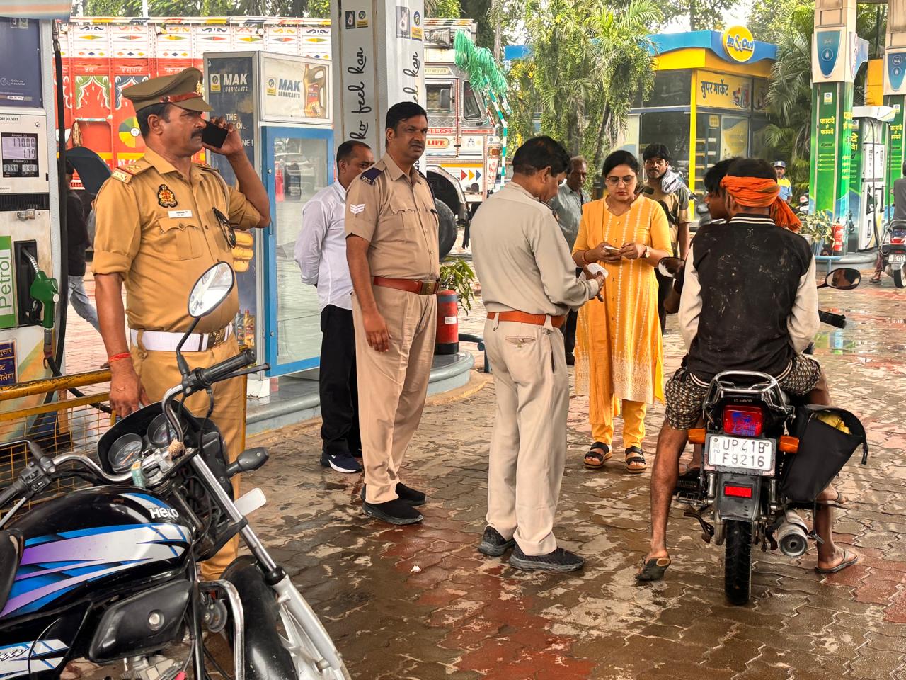 “नो हेलमेट नो फ्यूल” अभियान में हुए 22 चालान